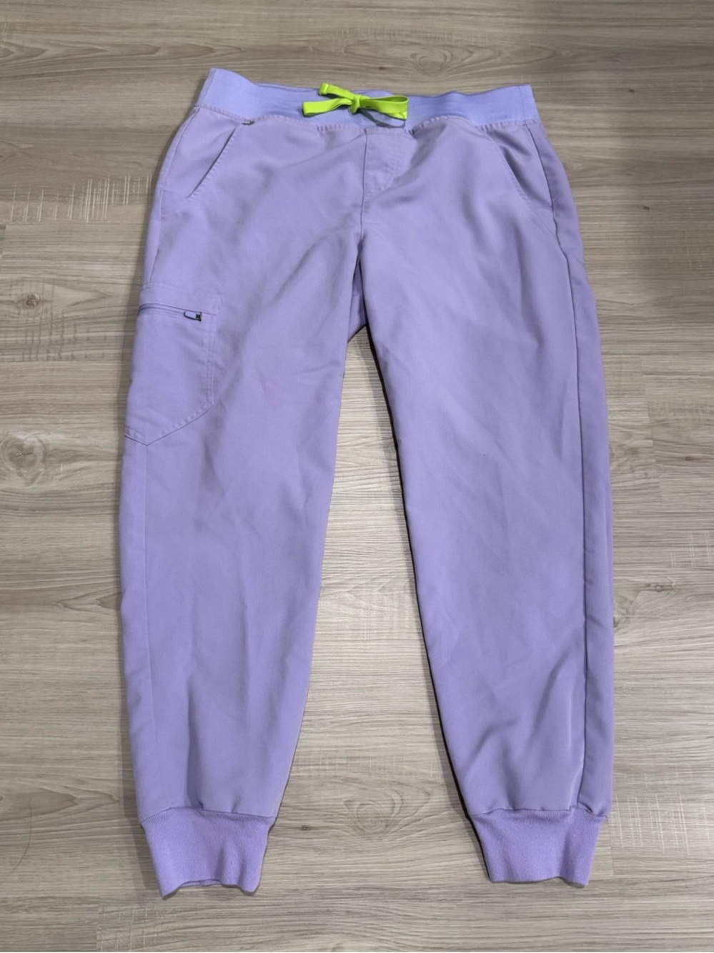 Women’s Figs Lavender Joggers - Medium Petite